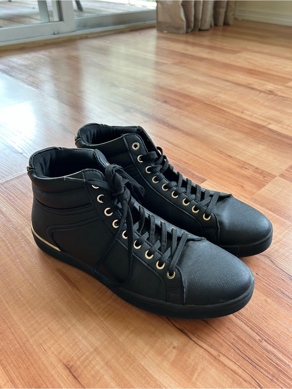 Aldo High Top Sneakers in Black & Gold Zip Detail Men’s Size 7.5 Casual Summer